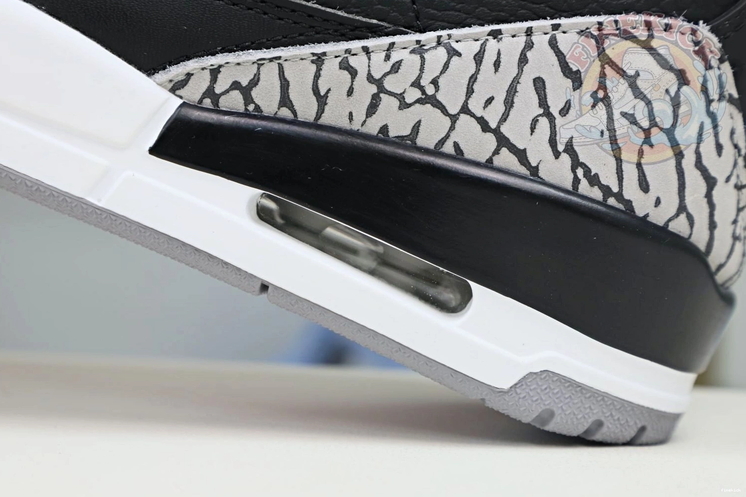 2018（854262-001）  Jordan retro 3 Jordan Air blackcement 0820